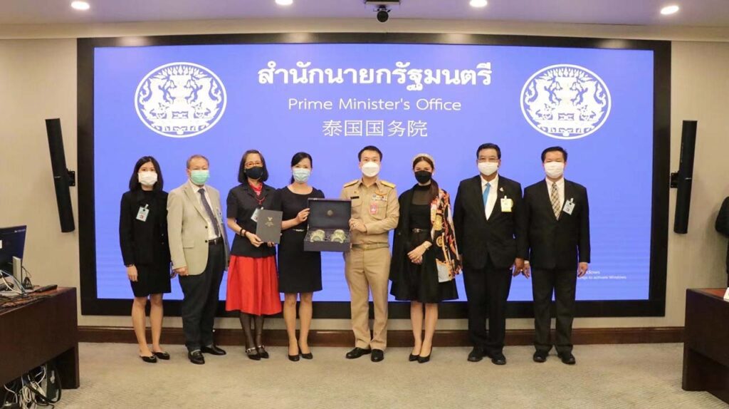 เอินเวย์ ร่วมบริจาคยาเหลียนฮัว ชิงเวิน แคปซูล ให้กับสำนักนายกรัฐมนตรี