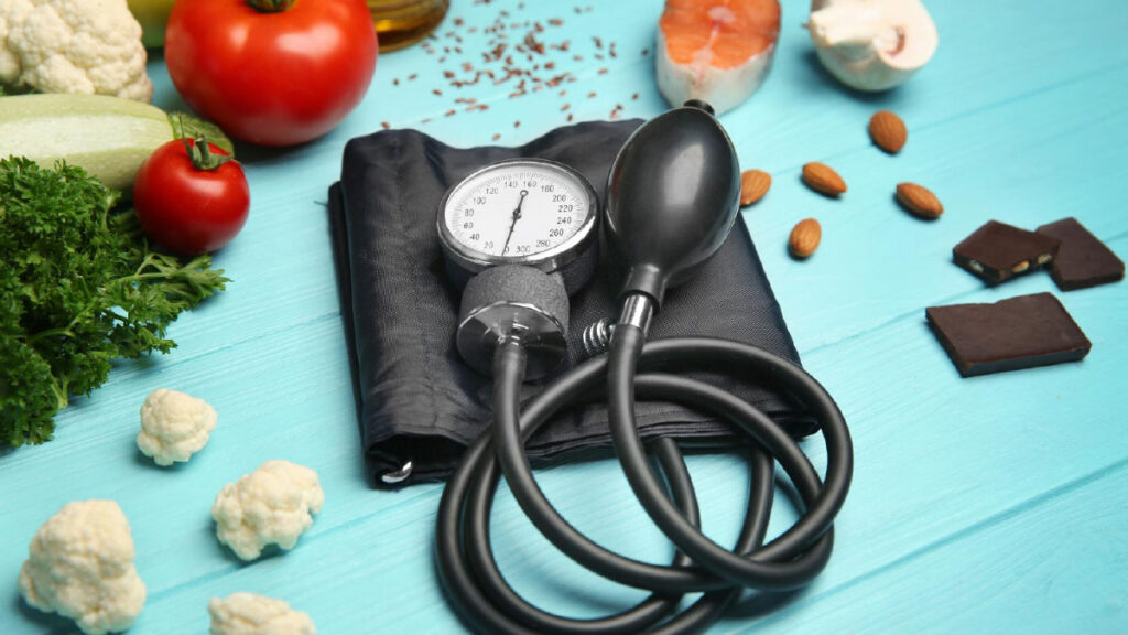 ลดความดันโลหิตด้วยตัวเอง ทำอย่างไร? 10 วิธีช่วยควบคุมความดันอย่างถูกต้อง