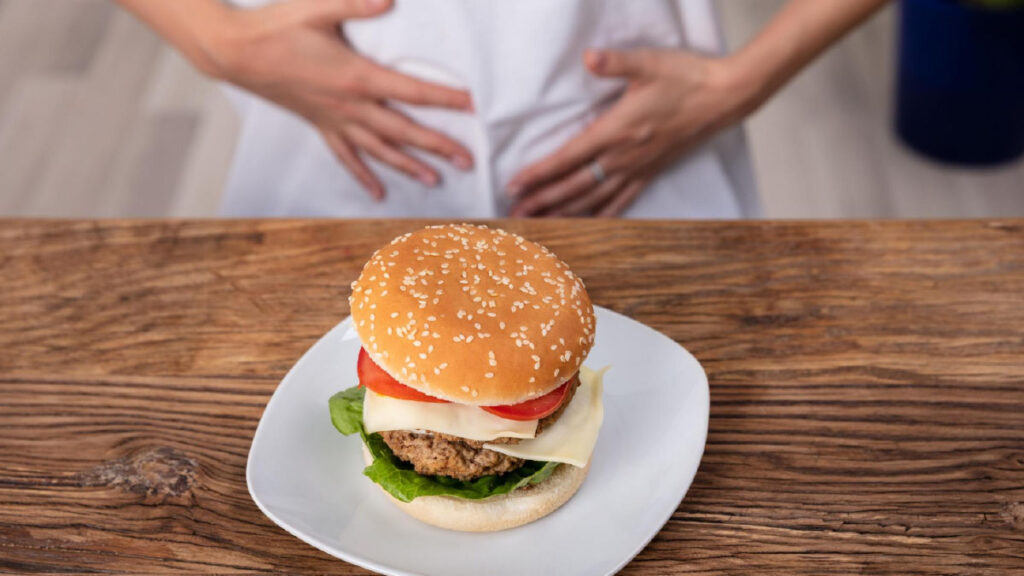 ท้องเสียห้ามกินอะไร? 6 กลุ่มอาหารที่อาจทำให้อาการแย่ลง